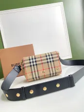 バーバリーバッグBURBERRY 2023年新作 高級チェック柄×レザー クロスボディバッグ 900450