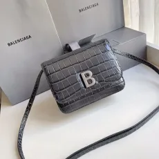 バレンシアガバッグBALENCIAGA 2023年新作 高品質メッセンジャーバッグ 900700