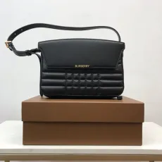 バーバリーバッグBURBERRY 2023年新作 高級ショルダーバッグ 900550