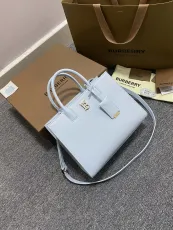 バーバリーバッグBURBERRY 2023年新作 高級トートバッグ 900680