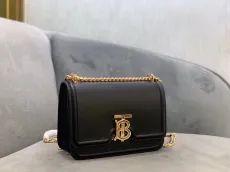 バーバリーバッグBURBERRY 2023年新作 高級ロックバッグ 900650