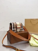 バーバリーバッグBURBERRY 2023新作 メッセンジャーバッグ