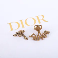 ディオールピアスDIOR 2023 新作 ビー アシンメトリー スタッド ピアス