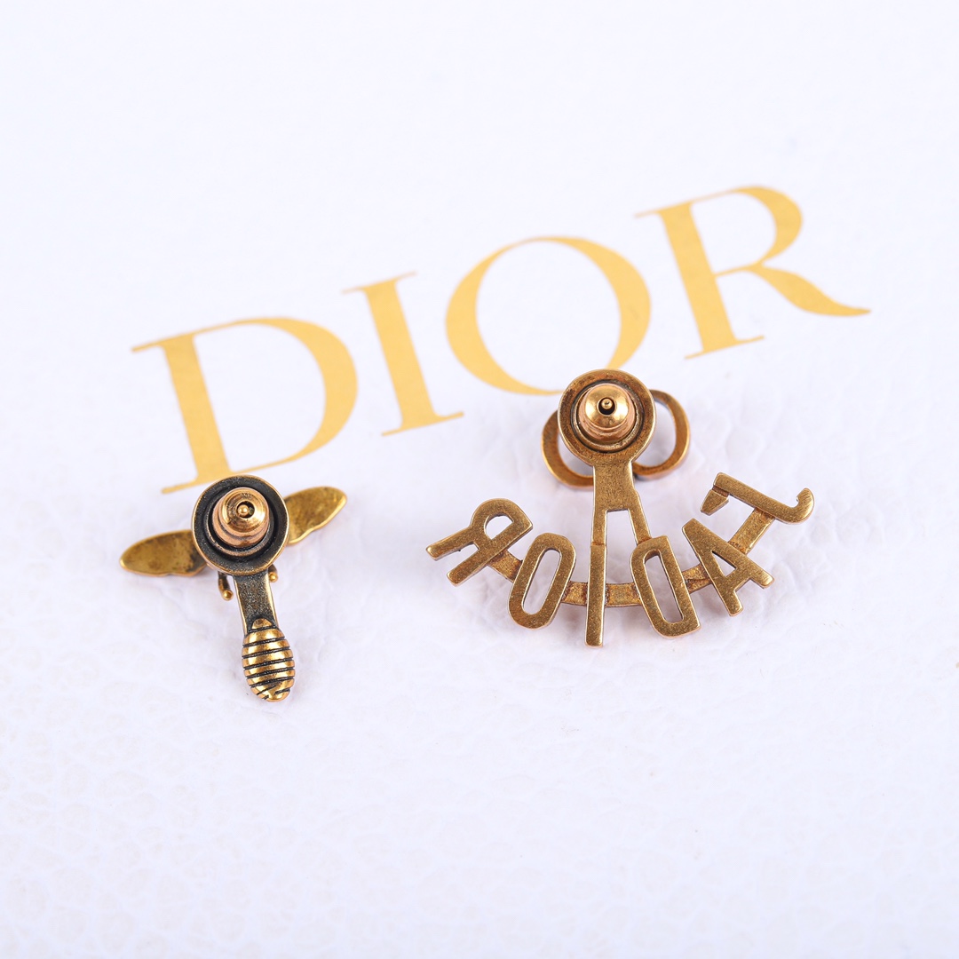 ディオールピアスDIOR 2023 新作 ビー アシンメトリー スタッド ピアス