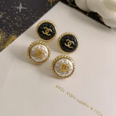 シャネルピアスCHANEL 2023年新作 ピーズアゲート パールレター スタッドピアス
