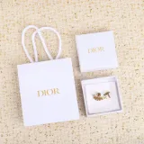 ディオールピアスDIOR 2023 新作 ビー アシンメトリー スタッド ピアス