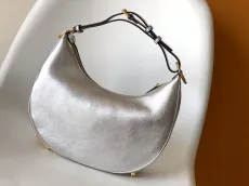 フェンディバッグFENDI 2023年新作 高級グラフィック アンダーアームバッグ 6802AGN
