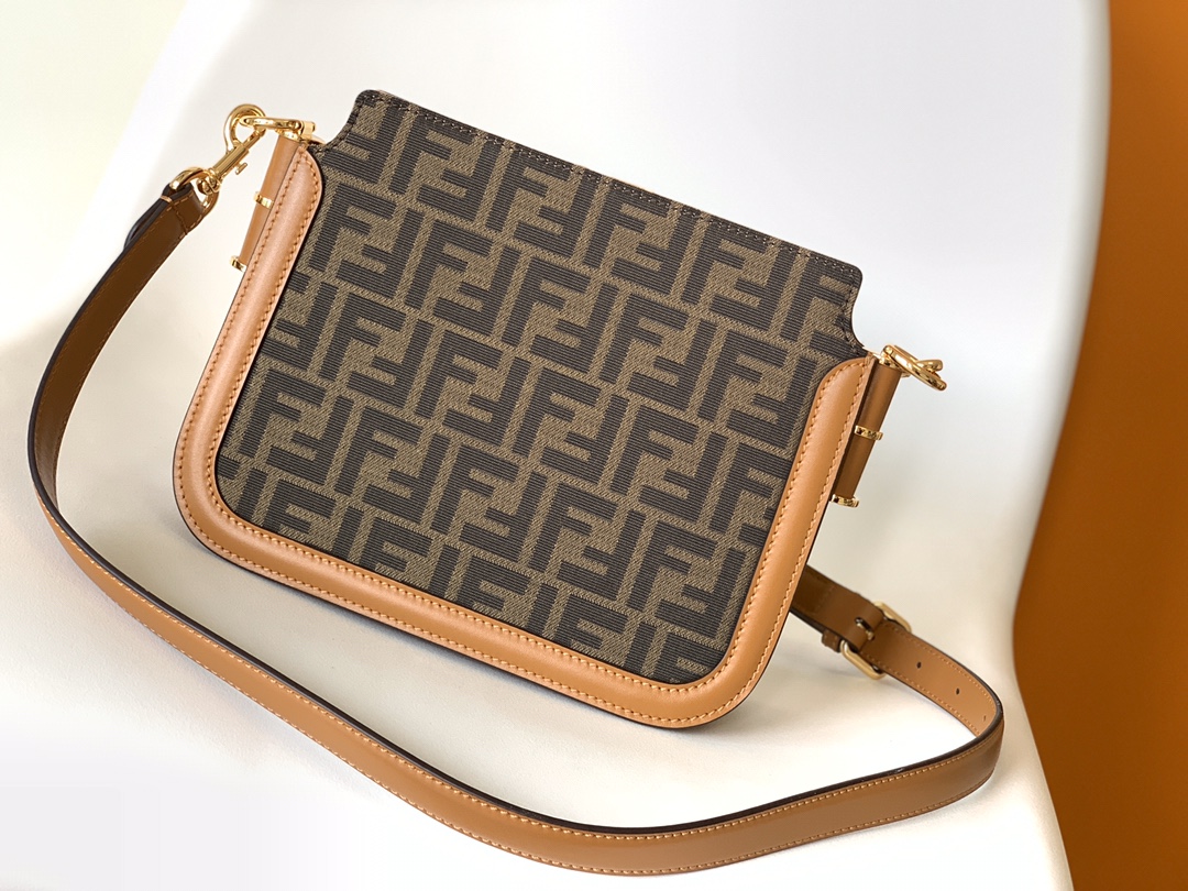 フェンディバッグFENDI 2023年新作 高級タッチオルガン ハンドバッグ 8349-1AGN