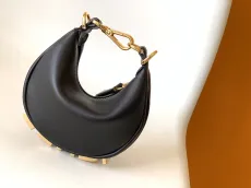 フェンディバッグFENDI 2023 新作高品質ナノグラフィー クレセント バッグ 6803AGN