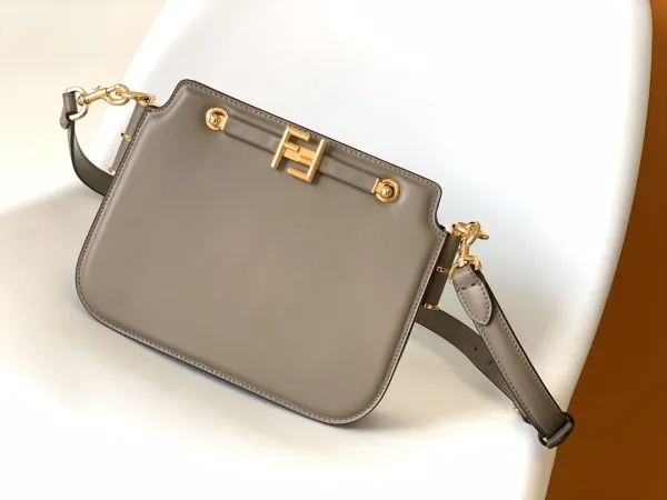フェンディバッグFENDI 2023年新作 高級タッチオルガン ハンドバッグ 8349AGN