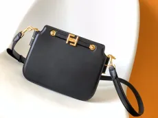 フェンディバッグFENDI 2023年新作 高級タッチオルガン ハンドバッグ 8349AGN
