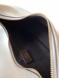 フェンディバッグFENDI 2023年新作 高級グラフィック アンダーアームバッグ 6802AGN