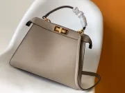 フェンディバッグFENDI 2023年新作 高品質 コニック ピーカブー ISeeU ミディアム ハンドバッグ 8321AGN