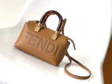 フェンディバッグFENDI 2023 新作 高品質 ミニ バイ ザ ウェイ ミニ バッグ 8067AGN