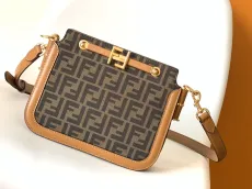 フェンディバッグFENDI 2023年新作 高級タッチオルガン ハンドバッグ 8349-1AGN