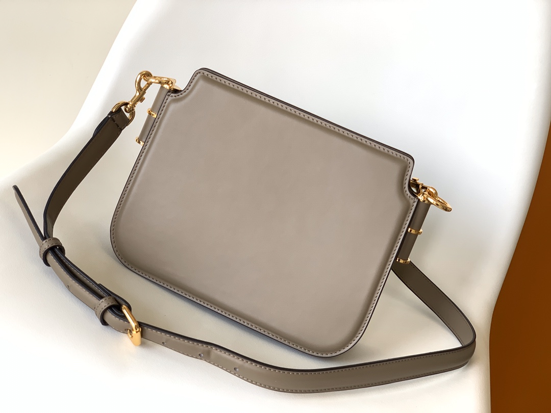 フェンディバッグFENDI 2023年新作 高級タッチオルガン ハンドバッグ 8349AGN