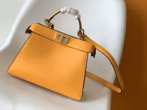 フェンディバッグFENDI 2023年新作 高品質 円錐形ピーカブー ISeeU スモール ハンドバッグ 8327AGN