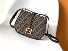 フェンディバッグFENDI 2023年新作 高品質 カモン メッセンジャーバッグ 8601AGN