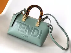 フェンディバッグFENDI 2023 新作 高品質 ミニ バイ ザ ウェイ ミニ バッグ 8067AGN