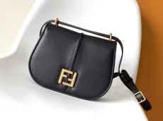 フェンディバッグFENDI 2023年新作 高品質 カモン メッセンジャーバッグ 8601AGN