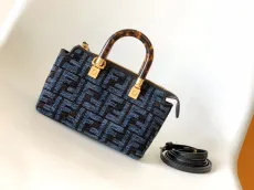 フェンディバッグFENDI 2023 新作 高品質 ミニ バイ ザ ウェイ ミニ バッグ 8067AGN