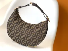 フェンディバッグFENDI 2023年新作 高級グラフィック アンダーアームバッグ 6802AGN