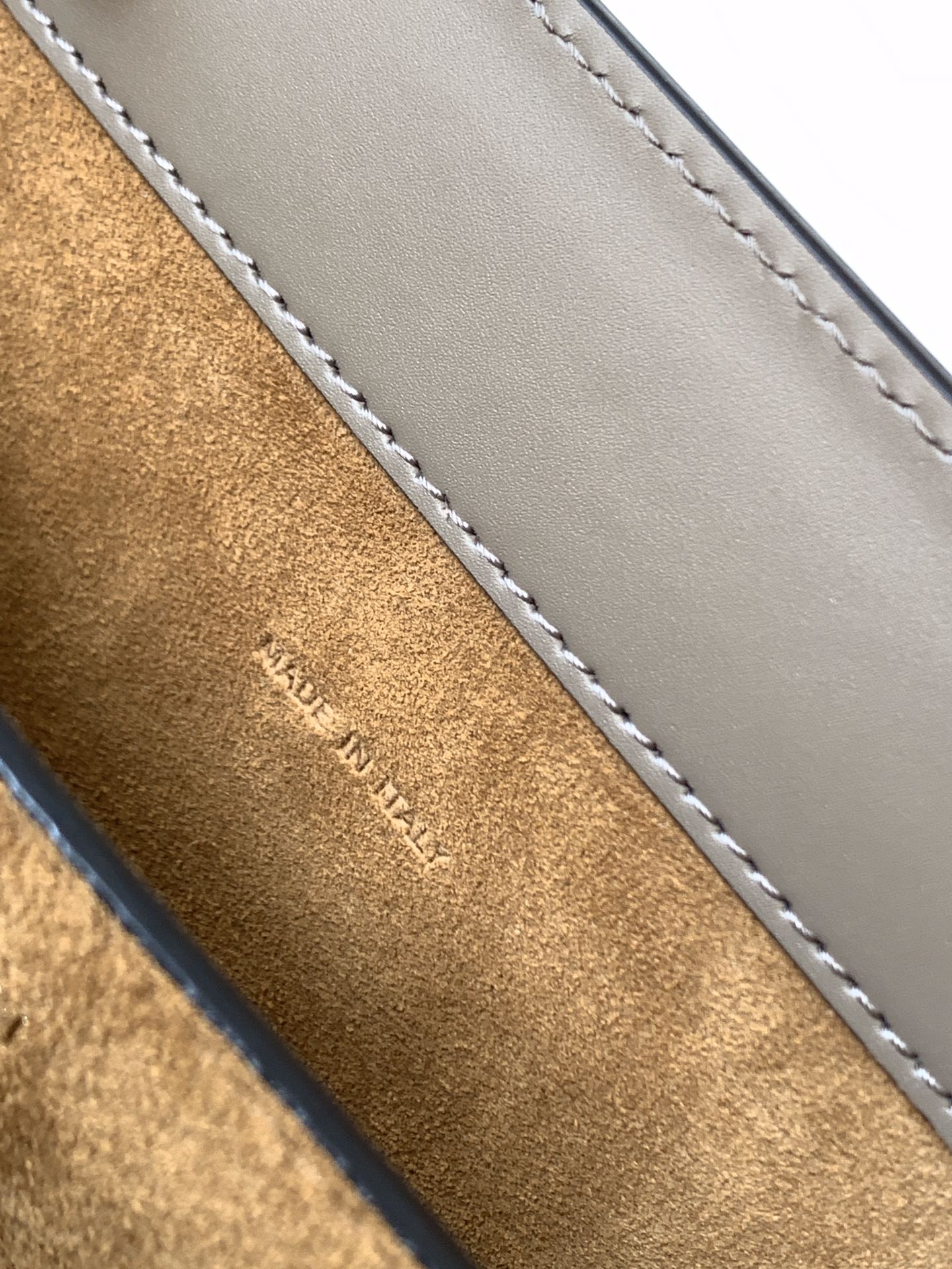 フェンディバッグFENDI 2023年新作 高級タッチオルガン ハンドバッグ 8349AGN