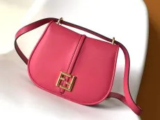 フェンディバッグFENDI 2023年新作 高品質 カモン メッセンジャーバッグ 8601AGN