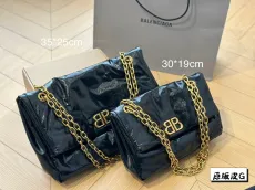 バレンシアガバッグBALENCIAGA 2023新作 チェーンバッグ