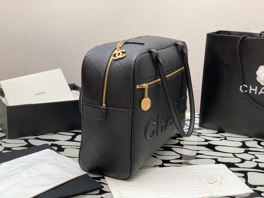 シャネルバッグCHANEL 2023 新作 ボーリングバッグ