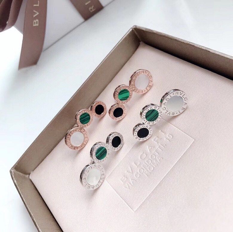ブルガリピアスBVLGARI 2323 新品 3つボタン イヤリング