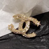 シャネルブローチCHANEL 2023年新作 クリスタル ダイヤモンド パール ブローチ
