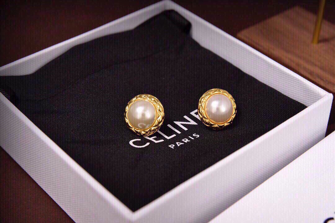 セリーヌピアスCELINE 2023新作 パールピアス