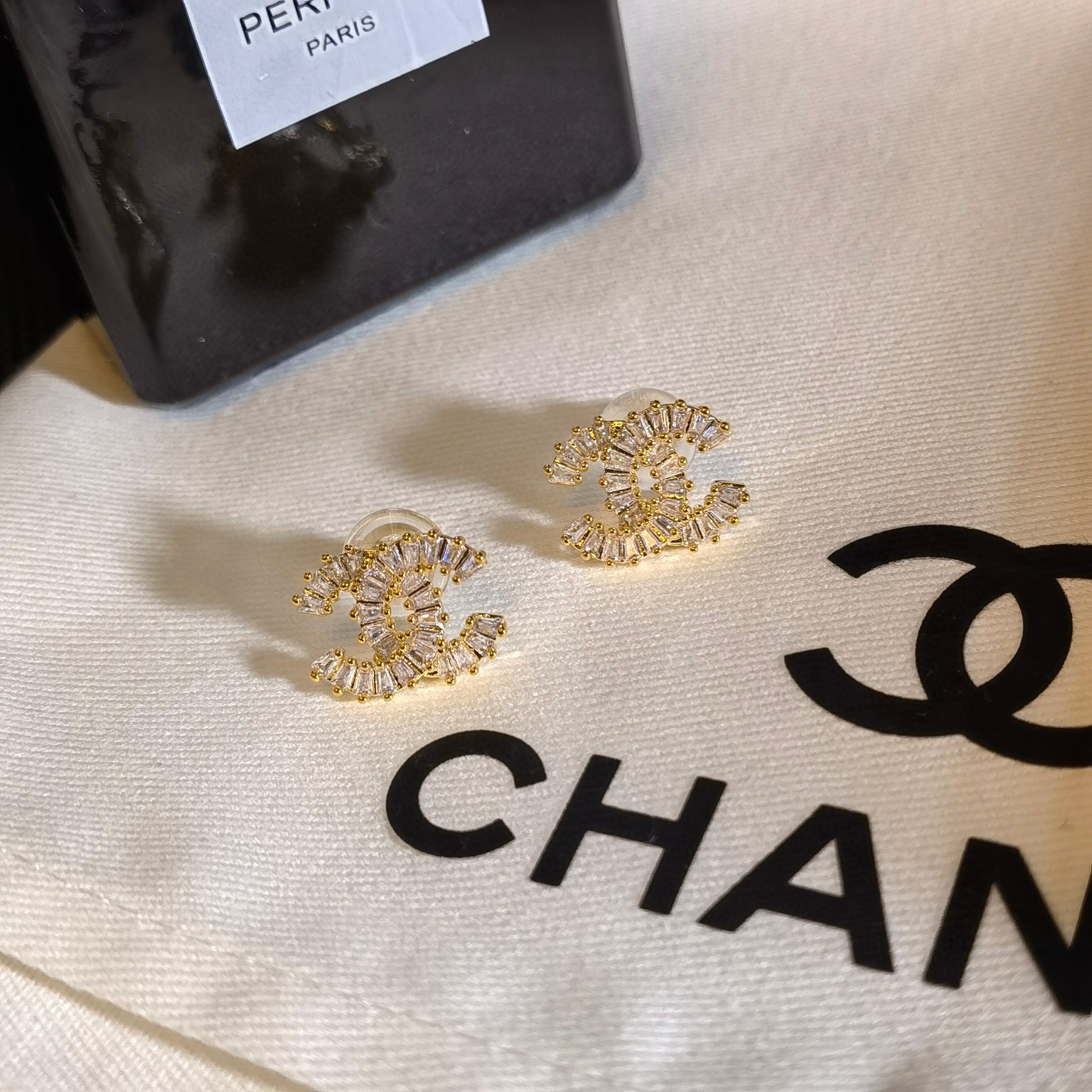 シャネルピアスCHANEL 2023 新作 スクエア ダイヤモンド レタード スタッド ピアス ジュエリー