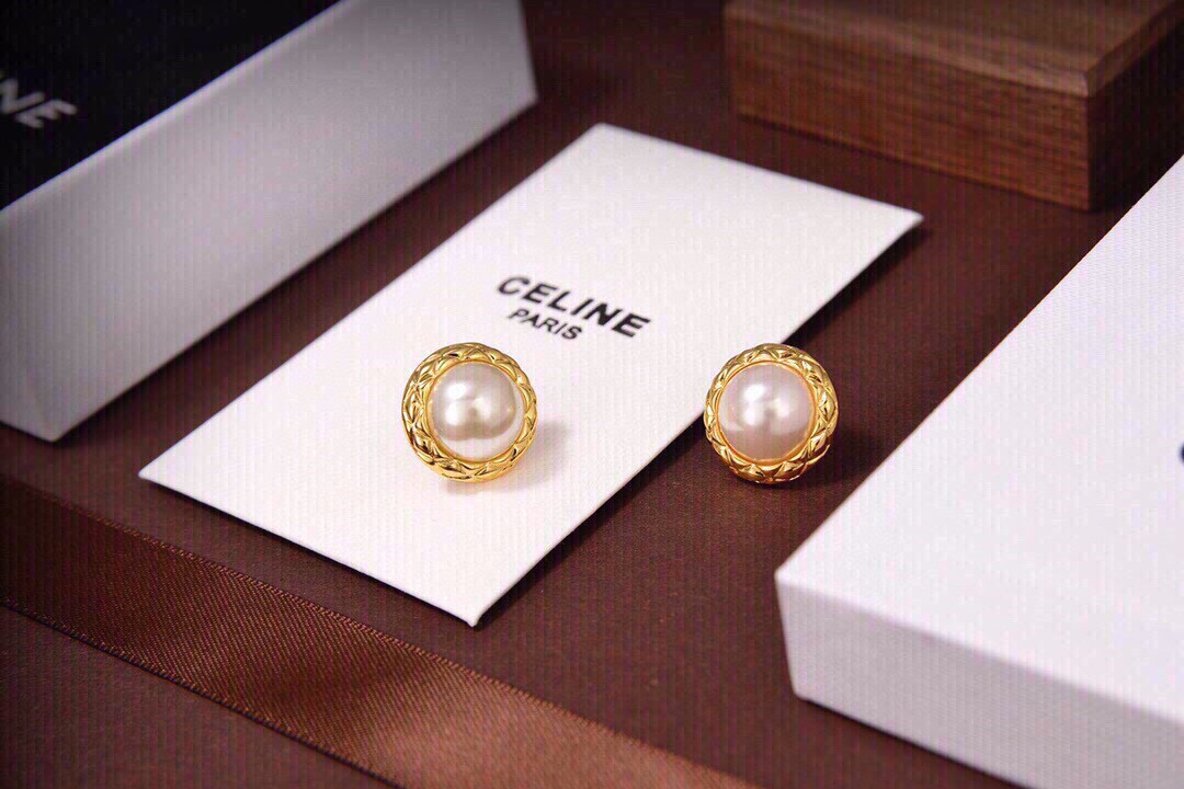 セリーヌピアスCELINE 2023新作 パールピアス