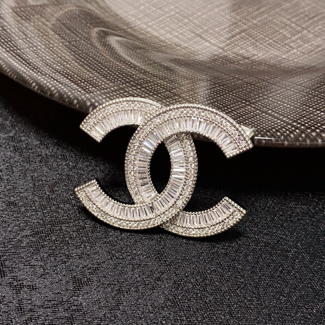 シャネルブローチCHANEL 2023年新作 シルバー ダイヤモンド ブローチ