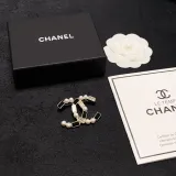 シャネルブローチCHANEL 2023年新作 スクエアダイヤモンド＆パールブローチ