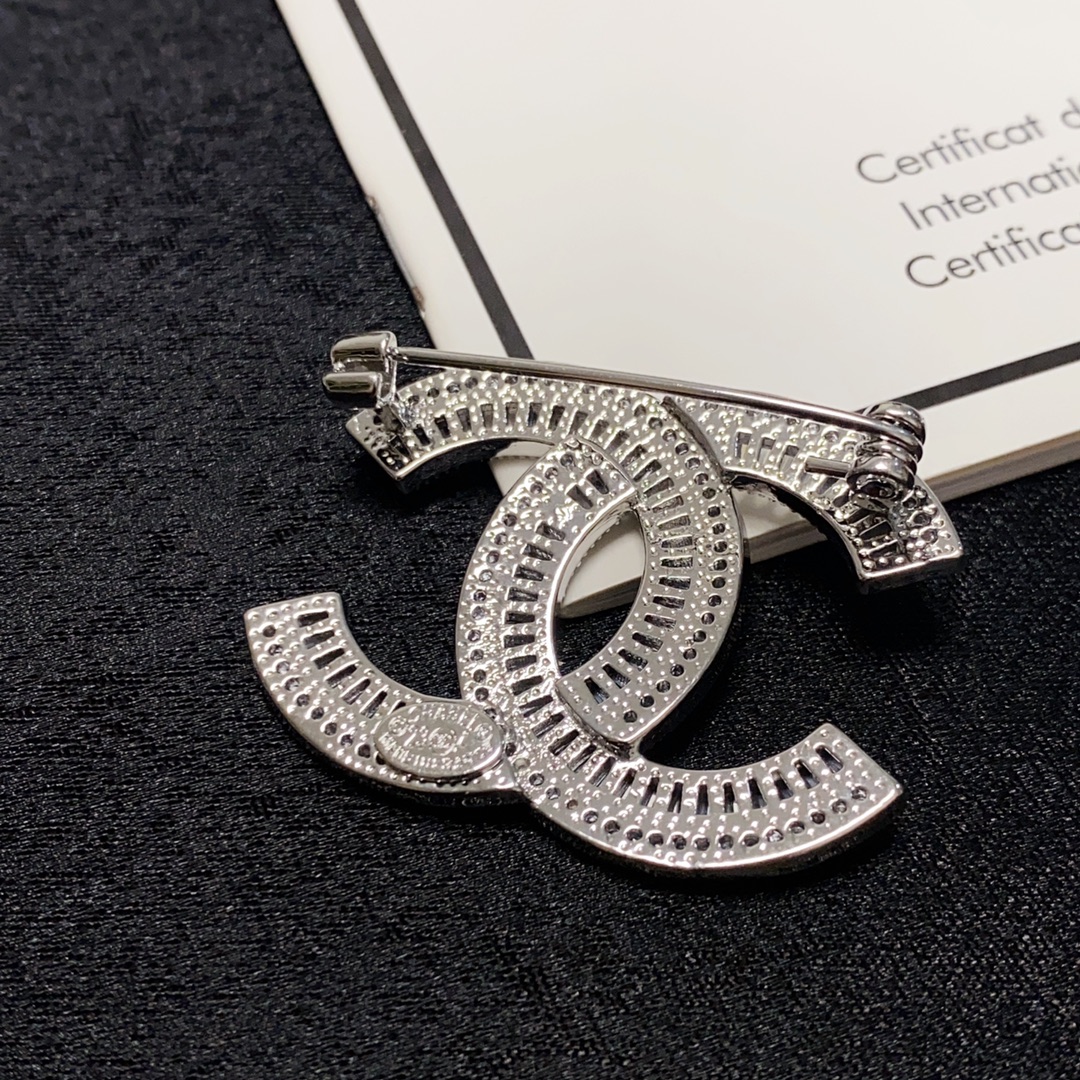 シャネルブローチCHANEL 2023年新作 シルバー ダイヤモンド ブローチ