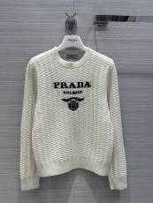 プラダ服PRADA 2023 新作 ティランデ カレッジスタイル ラウンドネック カシミヤセーター