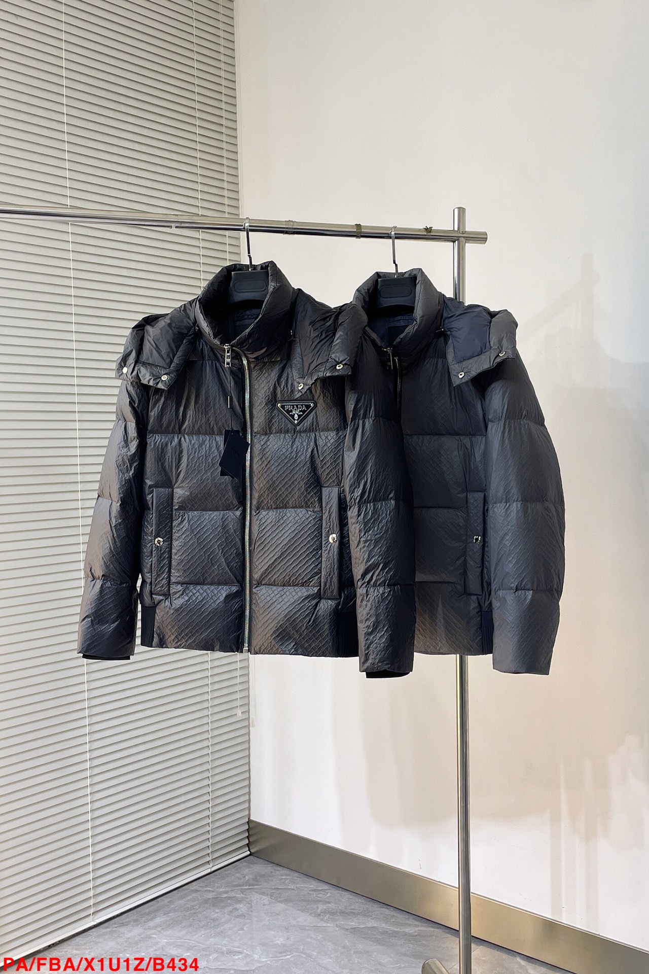 プラダ服PRADA 2023 新作 ダウンジャケット