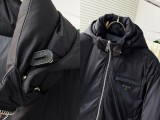 プラダ服PRADA 2023新作厚みのあるフード付きショートダウンジャケット