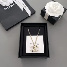 シャネルネックレスCHANEL 2023年新作 フレグランスレター メタルブロック ダブルC ネックレス