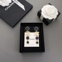 シャネルピアスCHANEL 2023年新作 エナメル凹凸ラウンドペンダントCピアス