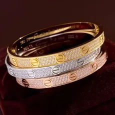 カルティエブレスレット CARTIER 2024新作 カスミソウ 3連ダイヤモンドブレスレット