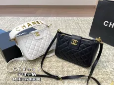 シャネルバッグ CHANEL 2024新作  クロスボディバッグ