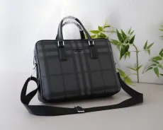 バーバリーバッグ BURBERRY 2024新作  クロスボディバックパック