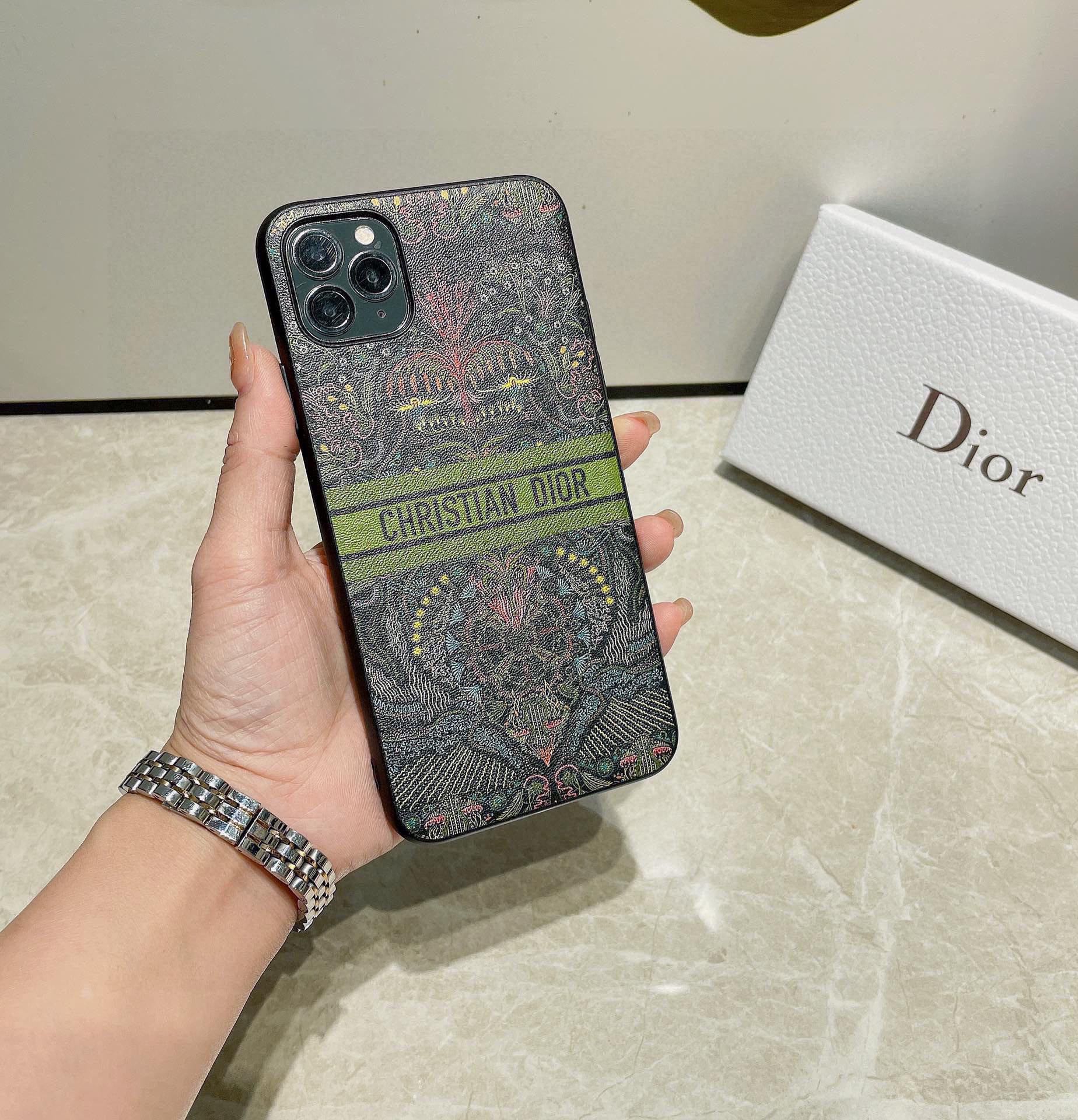 ディオールiPhoneケース DIOR 2024新作 革製携帯電話ケース