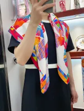 エルメスマフラー HERMES 2024新作 シルクスクエアスカーフ