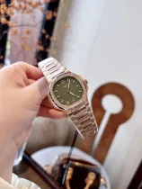 パテックフィリップ時計 PATEK PHILIPPE 2024新作 7118シリーズ クォーツ時計