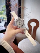 グッチ時計 GUCCI 2024新作 ユニセックスクォーツ時計